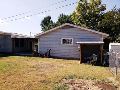 1308 Rose Ave, Cleburne, TX 76033 - photo 7