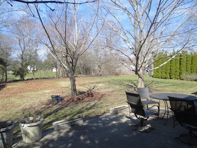 4 Christopher Dr, Greenville, RI 02828 - photo 5