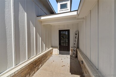 317 SE 6th St, Pryor, OK 74361 - photo 3