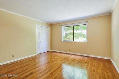 Main Bedroom w/ 4 closets