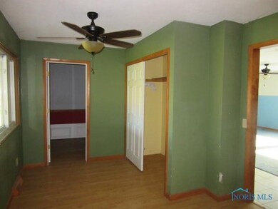 21875 W Middlesex Dr N, Genoa, OH 43430 - photo 3