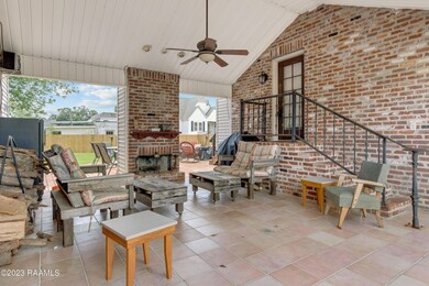 502 E Edwards St-5