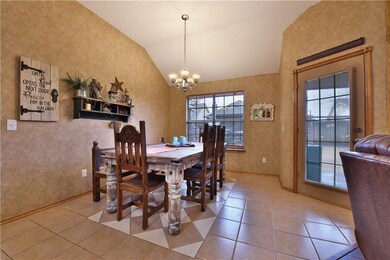 2205 NE 7th St, Moore, OK 73160 - photo 7