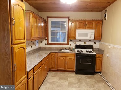 734 N 9th St, Reading, PA 19604 - photo 6