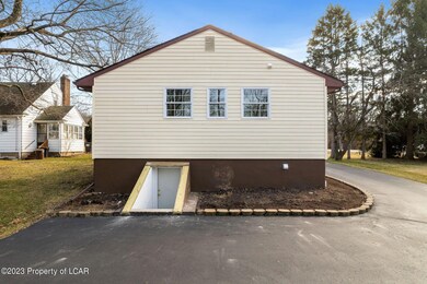 379 S Mountain Blvd, Mountain Top, PA 18707 - photo 7