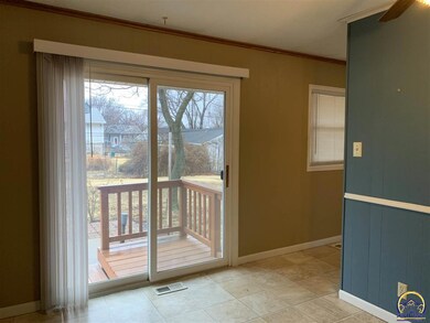 3129 SW Grand Ct, Topeka, KS 66614 - photo 6