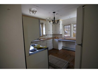 8 Myrtle St, Hillsborough, NH 03244 - photo 4