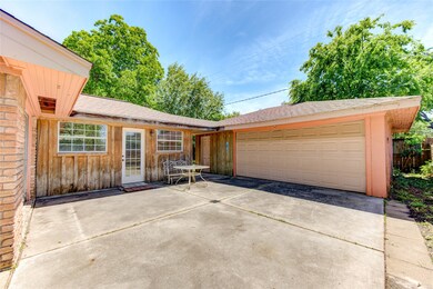 6227 Lindyann Ln, Houston, TX 77008 - photo 7