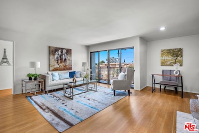 14804 Magnolia Blvd unit 12, Sherman Oaks, CA 91403 - photo 3