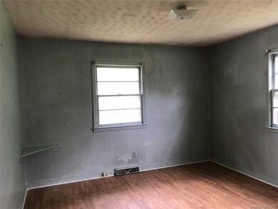 1350 Eaves Dr, Shelby, NC 28152 - photo 6