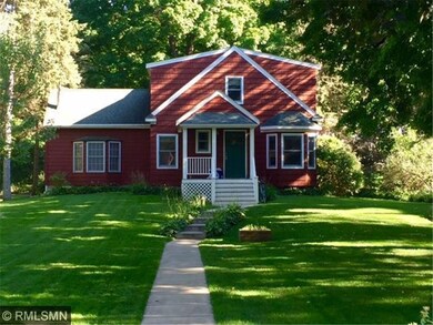 Welcome to this charming beach cottage located in 
