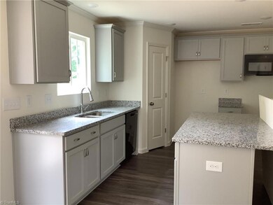 3524 Marksbury Dr, Greensboro, NC 27405 - photo 2