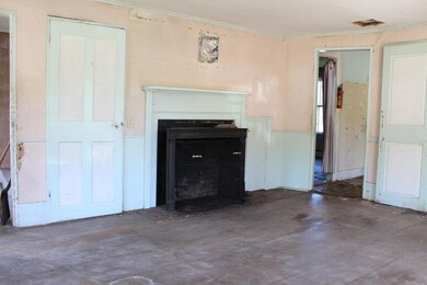 6 Living room