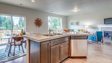 20571 SE Cameron Ave, Bend, OR 97702 - photo 4