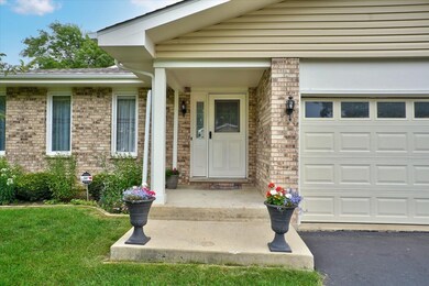 133 S Pershing Ave, Mundelein, IL 60060 - photo 2