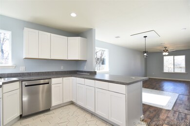 115 S Independence St, Sapulpa, OK 74066 - photo 4