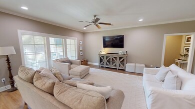 806 Orchard Cir, Dothan, AL 36305 - photo 6