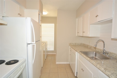 2121 Fountain View Dr unit 18, Houston, TX 77057 - photo 3