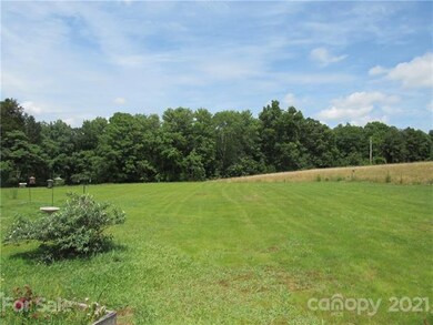 Huge backyard that has deer and turkey that freque