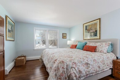011-photo-master-bedroom-6833644