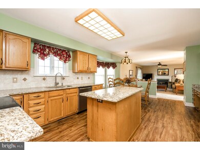 209 Vincent Dr, Honey Brook, PA 19344 - photo 4