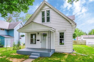 275 12th Ave SW, Cedar Rapids, IA 52404 - photo 2