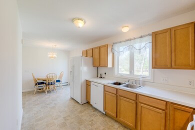 38 Mechanic St, Palmer, MA 01069 - photo 5