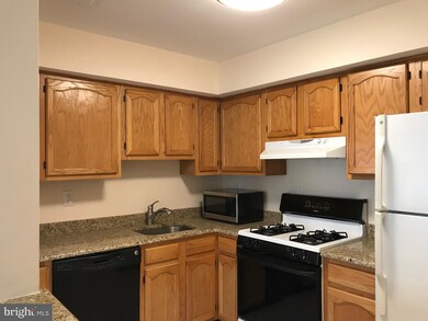 108 Lowell Ct unit 6, Princeton, NJ 08540 - photo 3