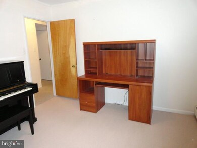 611 Warren Ave, Kingston, PA 18704 - photo 6