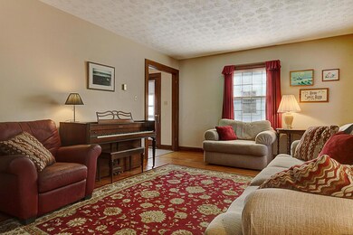 158 Glencoe Rd ~ Living Room