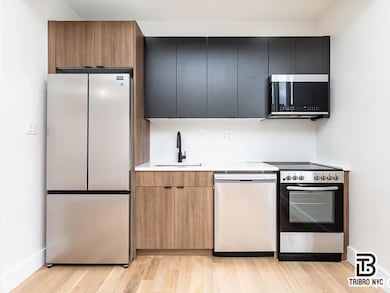 96 Moore St unit 3B, New York City, NY 11206 - photo 3