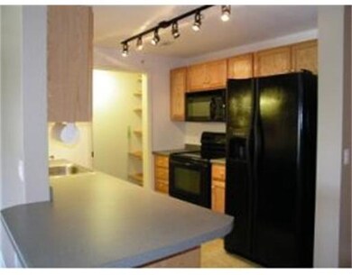 2 Crestview Cir unit 90, Londonderry, NH 03053 - photo 3