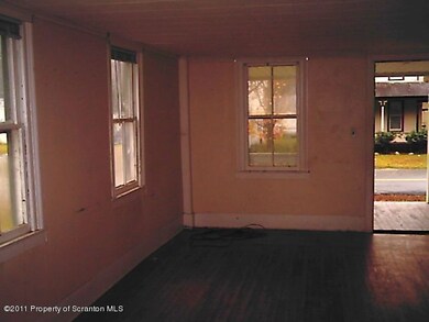 709 Maple Ave, Honesdale, PA 18431 - photo 3
