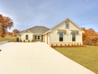 10925 Sandstone Ridge Way, Guthrie, OK 73044 - photo 2