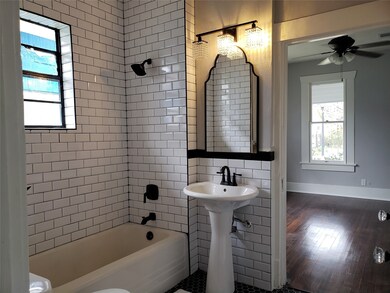 212 Northwood St, Houston, TX 77009 - photo 4