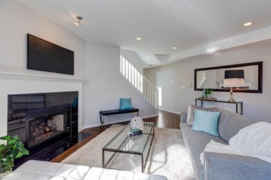 917 N Honore St unit 3S, Chicago, IL 60622 - photo 3