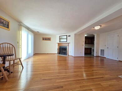 138 Quincy Shore Dr unit 173, Quincy, MA 02171 - photo 5