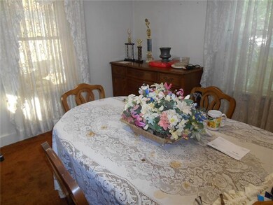 Dining room.