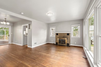 915 W 9th St, Cedar Falls, IA 50613 - photo 3