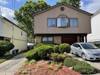 221 Barlow Ave, Staten Island, NY 10308 - photo 2