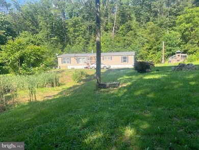 967 Winchester St, Paw Paw, WV 25434 - photo 2