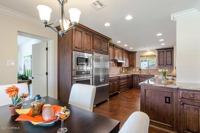 Custom Cabinets, Stainless Steel Appl.