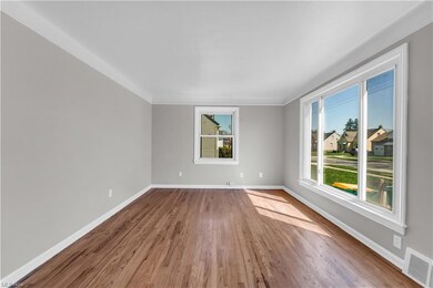 5184 Catherine St, Maple Heights, OH 44137 - photo 5