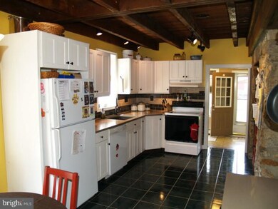 5908 Kings Hwy S, Zionsville, PA 18092 - photo 7