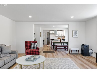 1938 7th St, Springfield, OR 97477 - photo 6