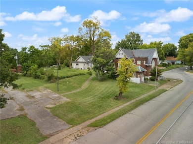 200 W Park Place, Jeffersonville, IN 47130 - photo 4