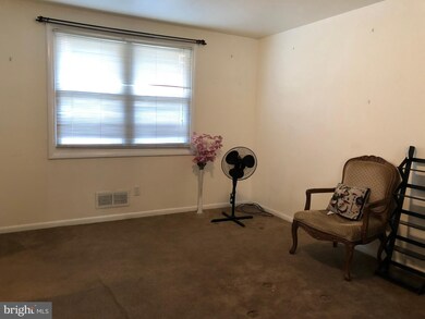 6800 Collinsdale Rd, Parkville, MD 21234 - photo 7