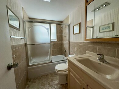 38 Cambridge B, West Palm Beach, FL 33417 - photo 7