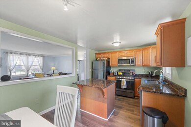 18937 Abbotsford Cir, Germantown, MD 20876 - photo 6