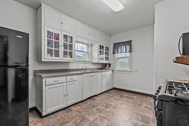 919 W 5th Ave, Oshkosh, WI 54902 - photo 3